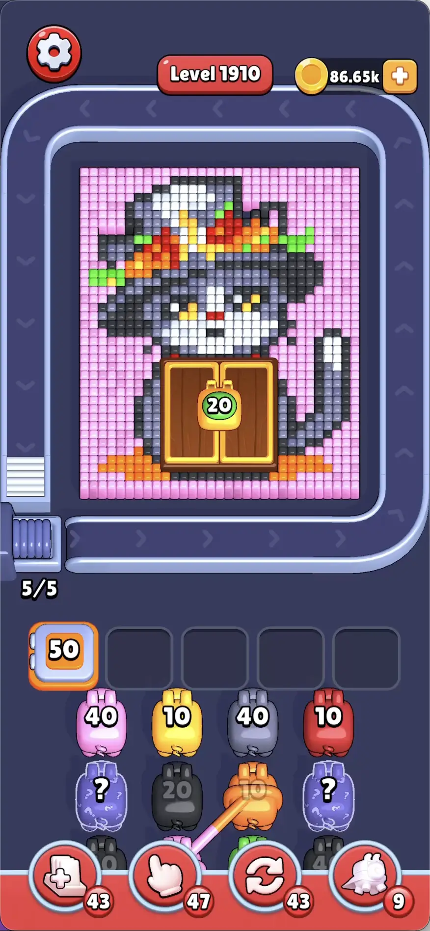 The cat in the gray hat